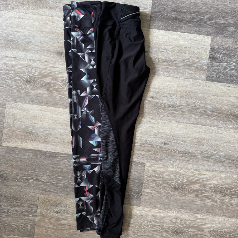 Asics size small multi colored 
AVIA size XS (fits like a small) gray and black